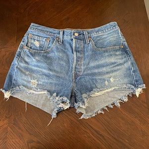Levi’s Premium W30 cute classic denim shorts!!